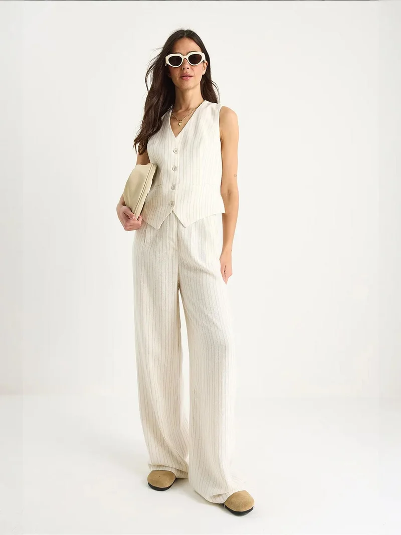 بيانكو لوتشي طقم لوكسي مخطط بياقة على شكل حرف  بأزرار