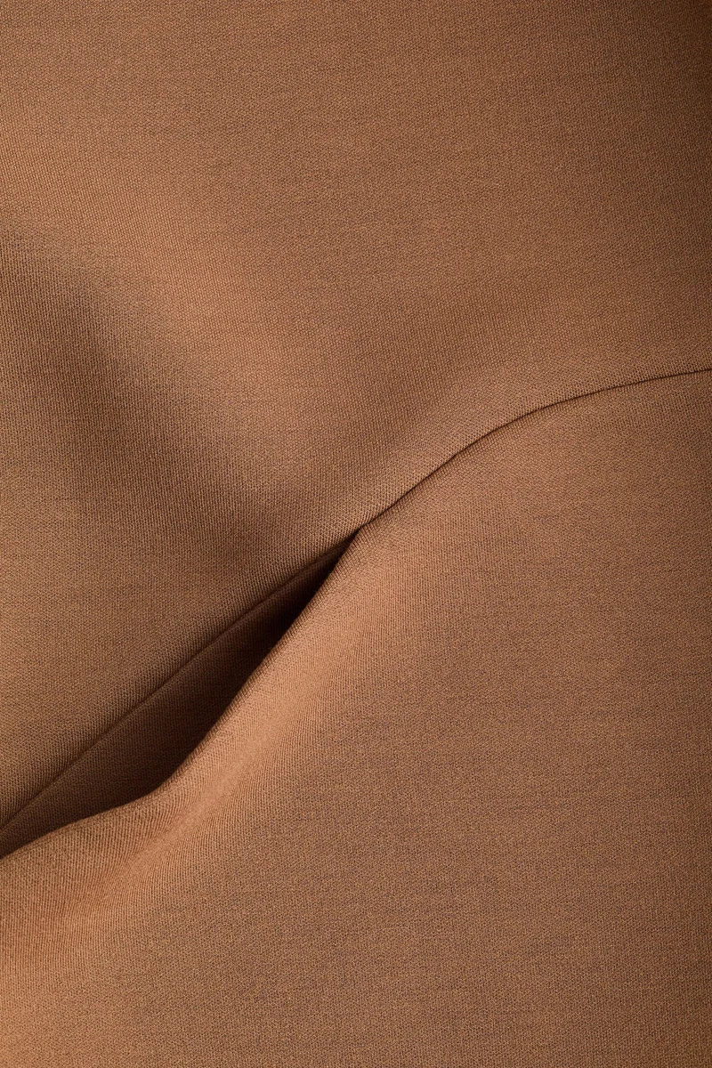 اتش اند ام هودي سكوبا بسحاب