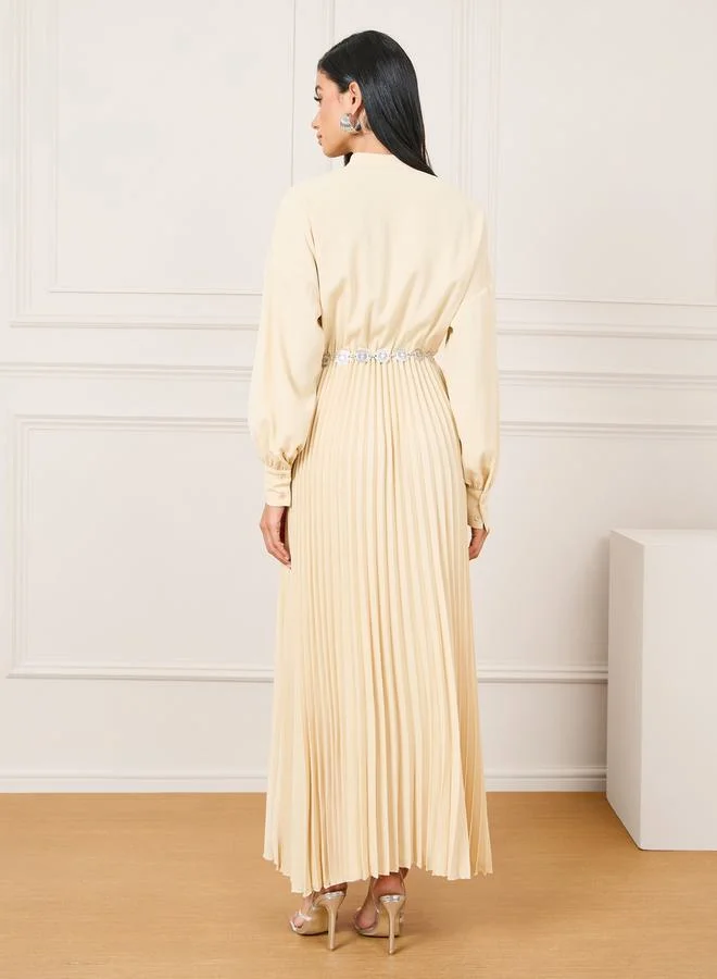 Styli Pleated Notch Neck A-Line Maxi Dress