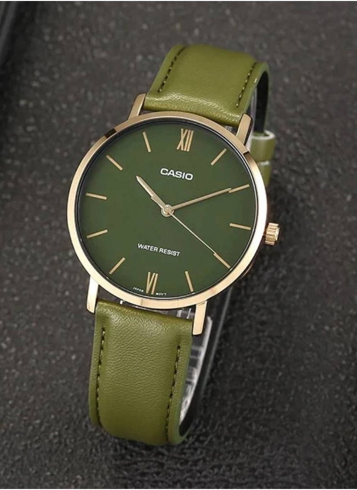 CASIO كاسيو حزام جلدي مقاوم للماء بمينا أخضر كوارتز - MTP-VT01GL-3BUDF - 40 ملم  - Image 2