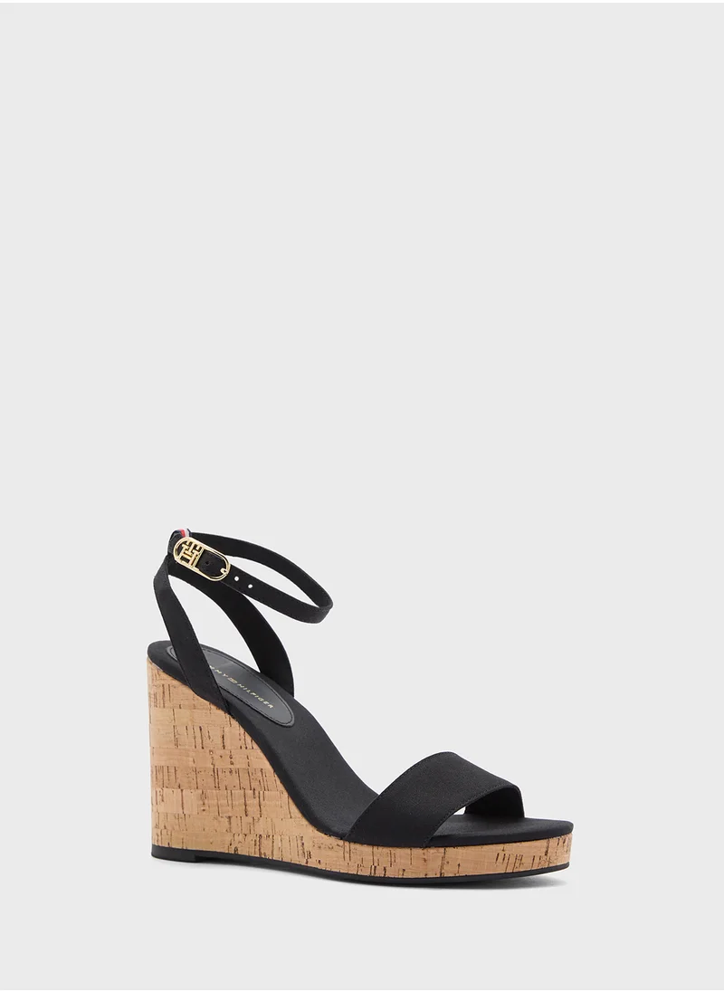 تومي هيلفيغر Ankle Strap High Heel Sandels