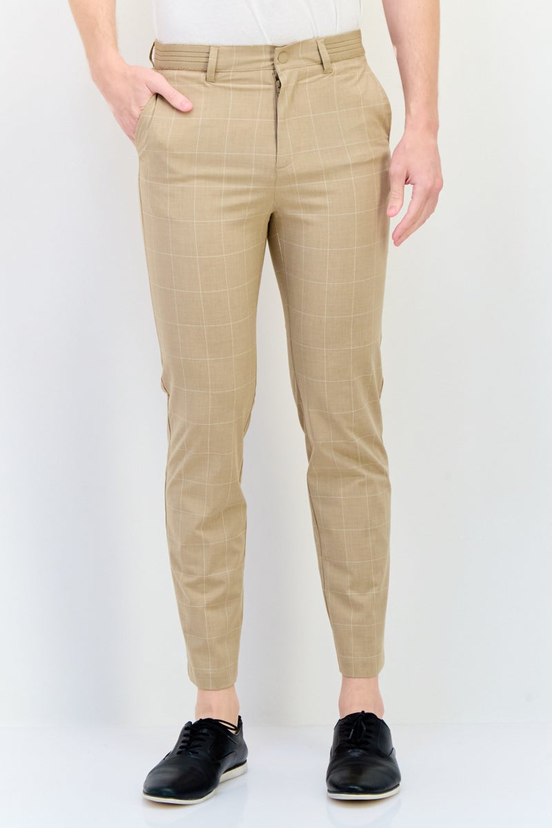 Celio سروال تشينو بيج للرجال بقصة مريحة ومطاطية مزخرف بمربعات - Image 1
