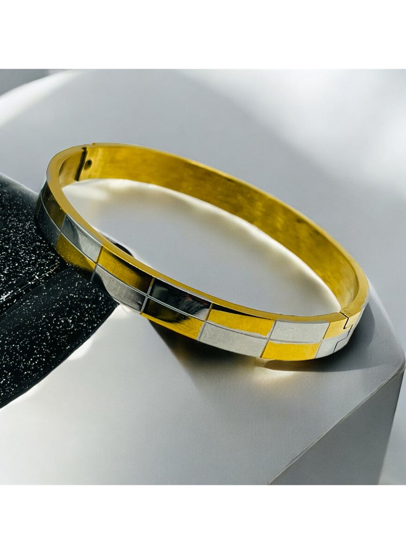 MARIO DRAFTS Mario Drafts Two-Tone Bangle Bracelet, Gold and Silver Checkered Pattern, Metal Alloy  - Image 4