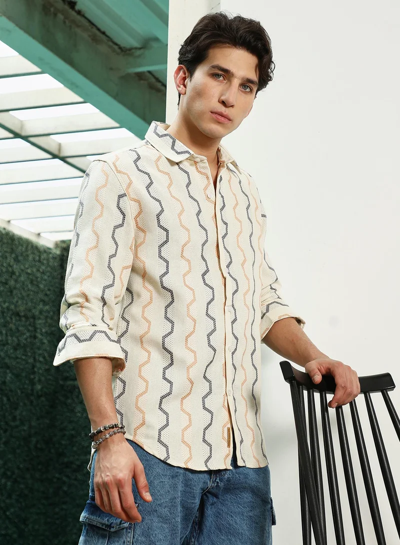Campus Sutra Men's Off White Zigzag Pattern Full Sleeve Cotton Blend Shirt