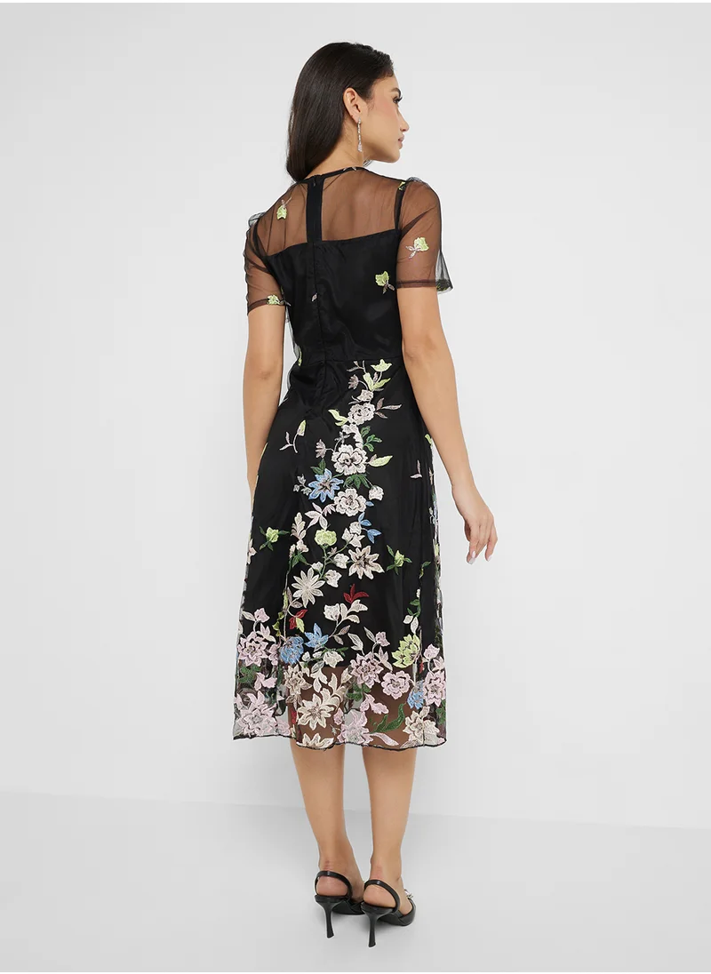 ايلا ليمتد اديشن Floral Embroidered Dress
