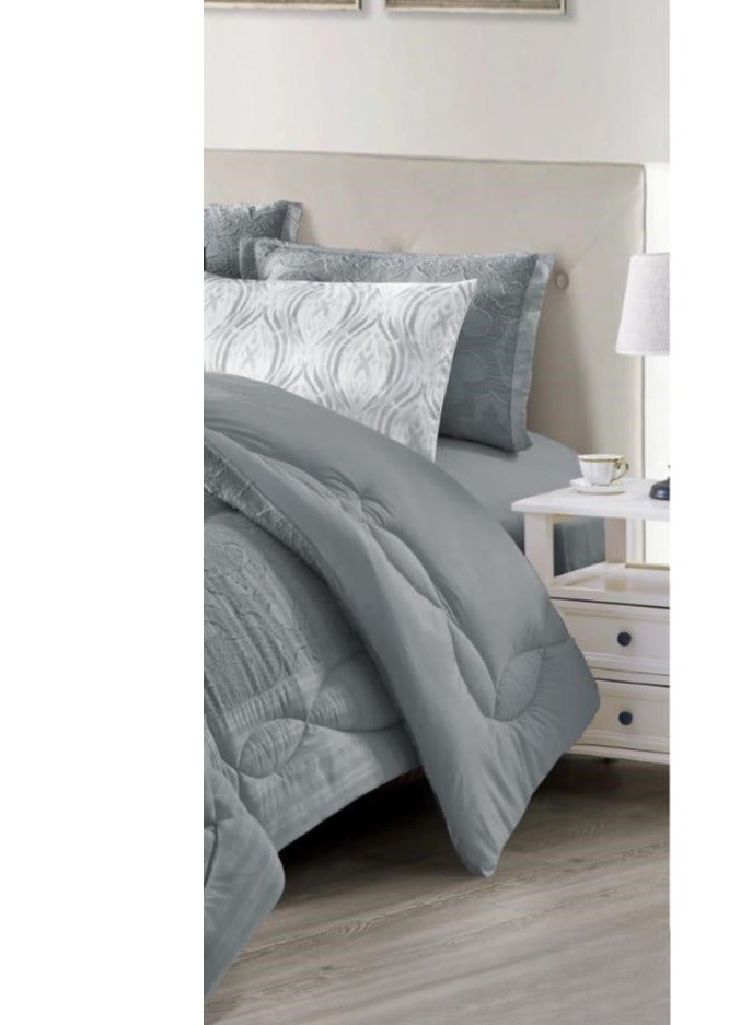 اكد مفرش نفرين بنمط النقش الفخم من خامات  الميكروفايبر 6 قطع مقاس  1 -لحاف260*240سم، 1 -شرشف مغاط 200*200*30سم، 2- كيس مخدة بديكور 75*50*5سم، 2- كيس مخدة 75*50سم. - Image 4