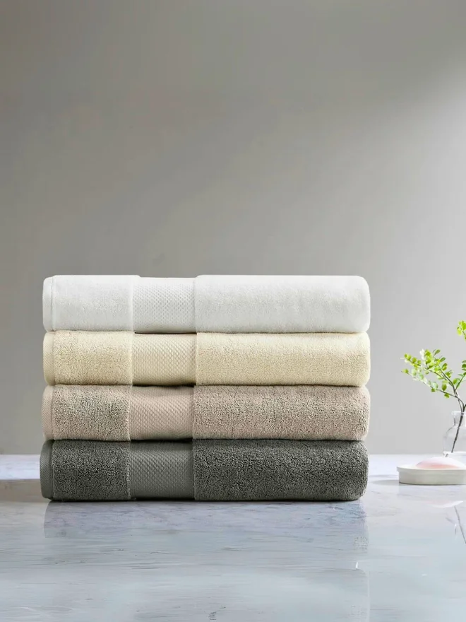 1Chase 1CHASE Pack of 2 - Luxury Cotton Bath Towel, White 70x140cm