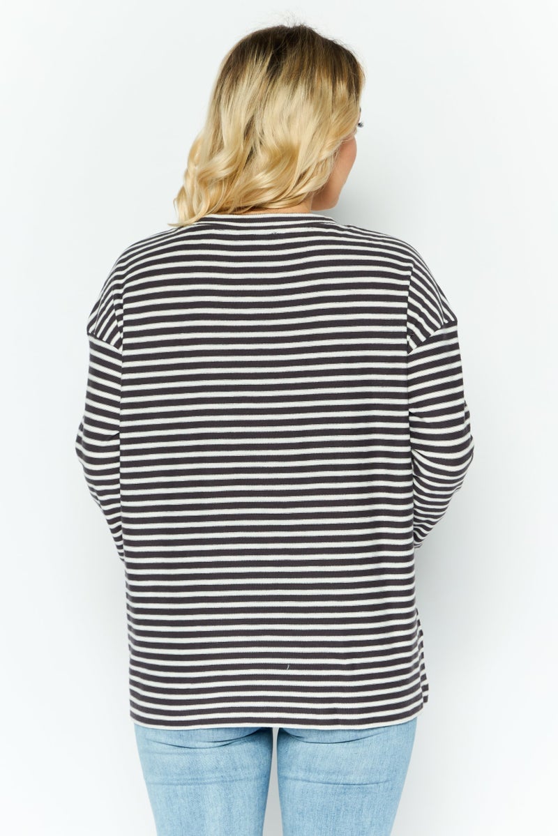 ESPRIT بلوزة نسائية بأكمام طويلة وياقة دائرية بتصميم مخطط، بيضاء - Image 4