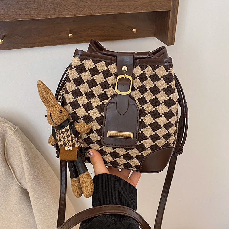 This Year'S Popular Bag Women'S 2023 Retro Rhombus Bucket Bag Fashion Niche Design Shoulder Messenger Bag - Image 5