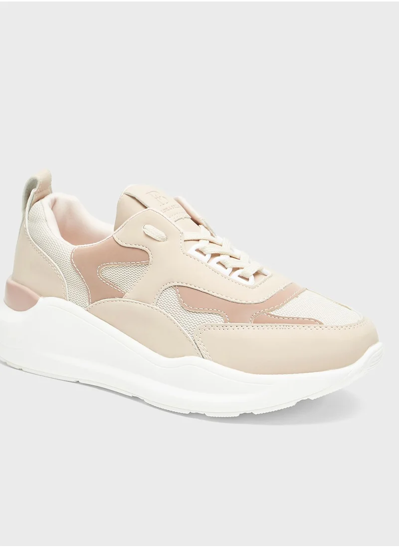 شو اكسبرس Lace Up Low Top Sneakers