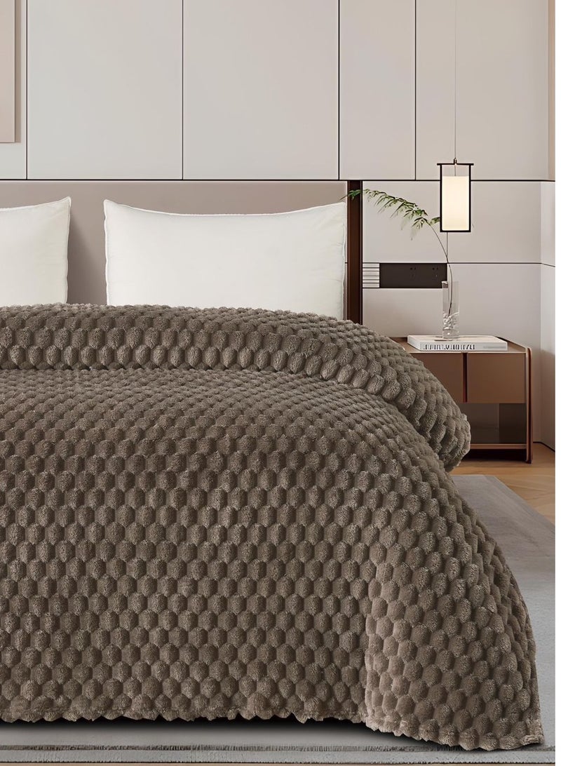 MingLi Soft Textured Bed Blanket for Two People, Summer, 1.8 kg, King Size, 220x200 cm  - Image 2