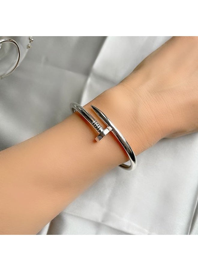 A metal bracelet with curved nail design for Unisex - Image 2