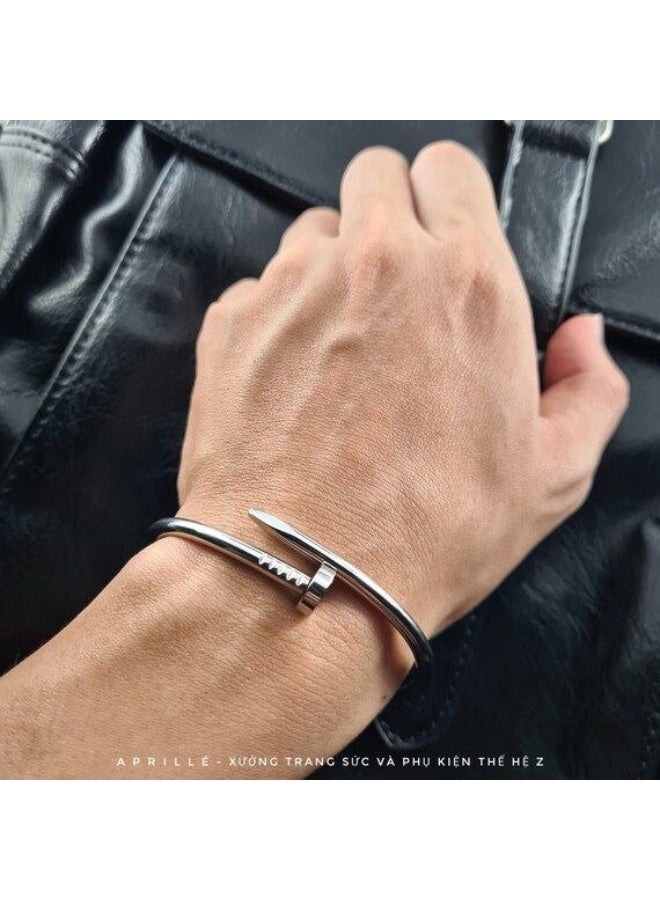 A metal bracelet with curved nail design for Unisex - Image 3