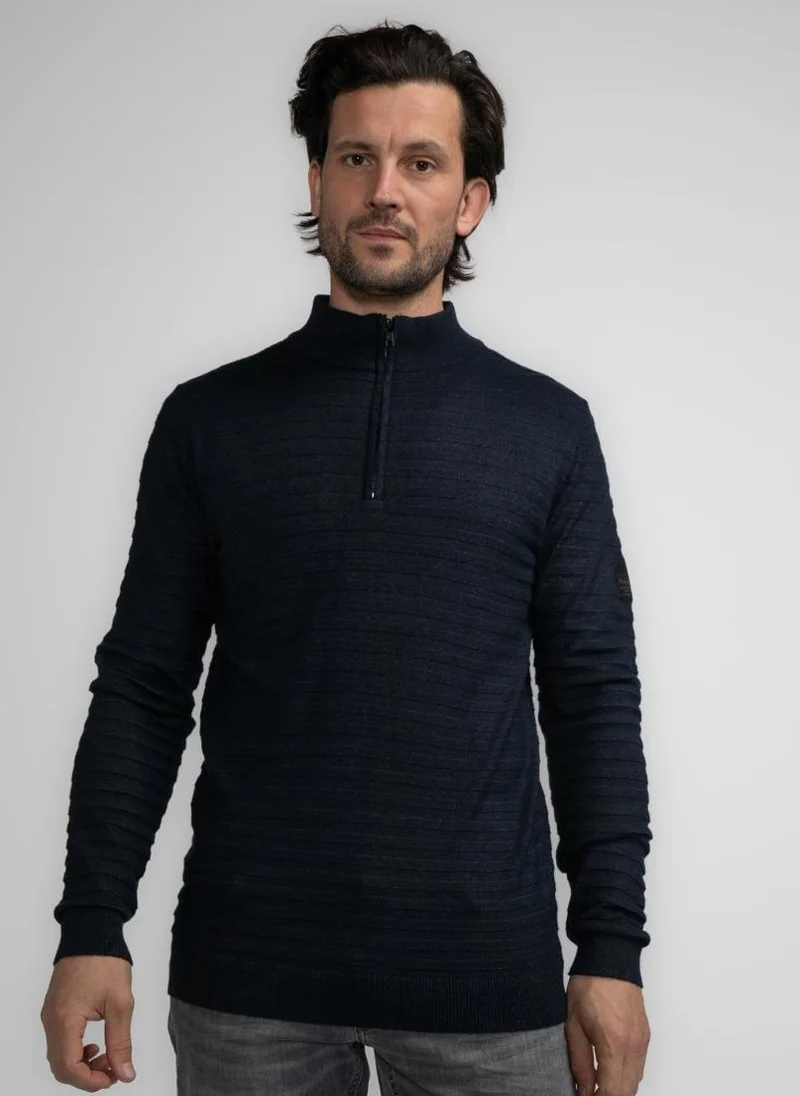 بترول اندستريز ياقة رجالية محبوكة أساسية