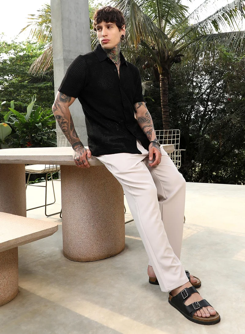 Campus Sutra Campus Sutra Men's Onyx Black Solid-Knit Oversized Shirt For Casual Wear | Spread Collar | Short Regular Sleeves | Button Closure | Oversized Shirt Crafted With Comfort Fit For Everyday Wear