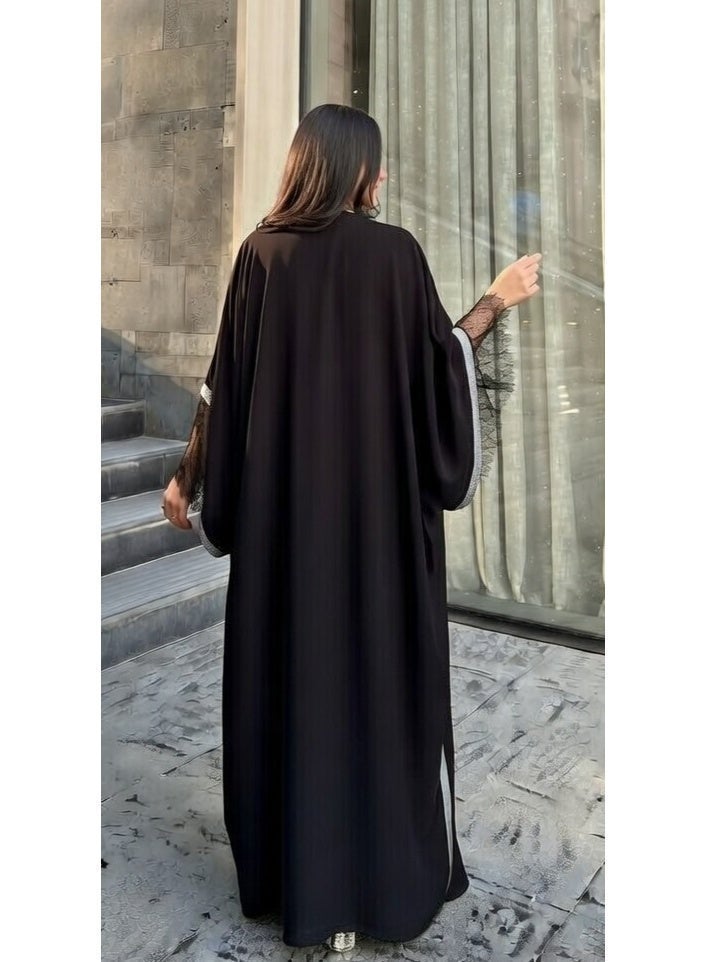 عباية كاردجيان سوداء فاخرة بتطريز سيلفر أنيق – تصميم مفتوح راقي بلمسة عصرية مميزة للطلعات والمناسبات ضيفي لنفسك اطلالة رائعة و جذابة كود 4036 - Image 2