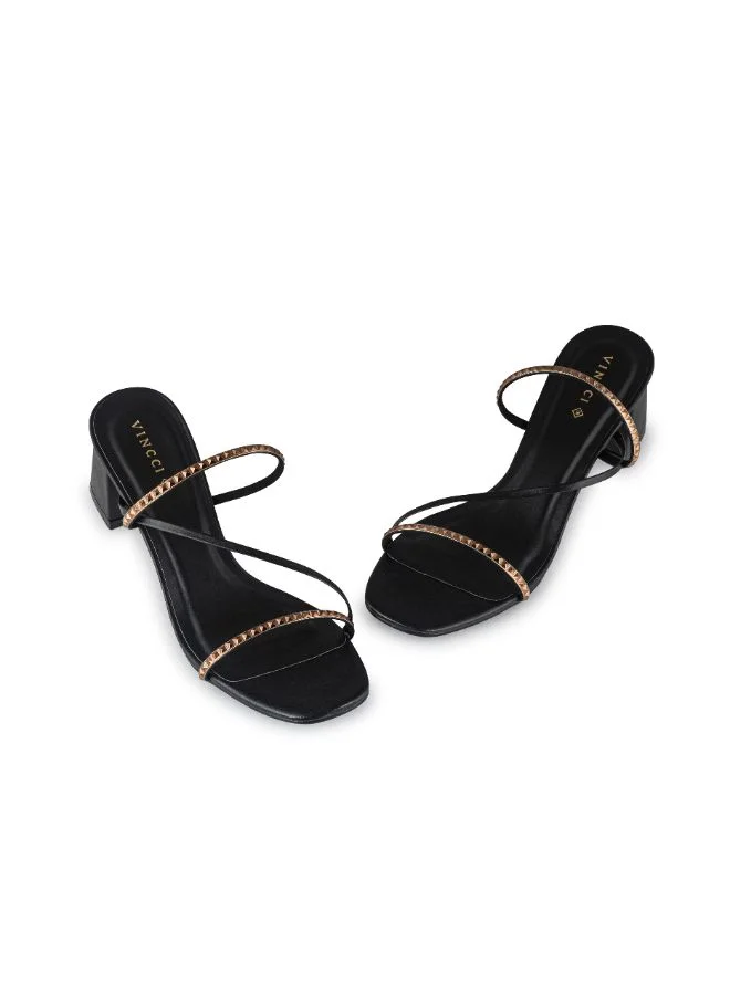 فينتشي صندل بكعب متوسط متعدد الأحزمة