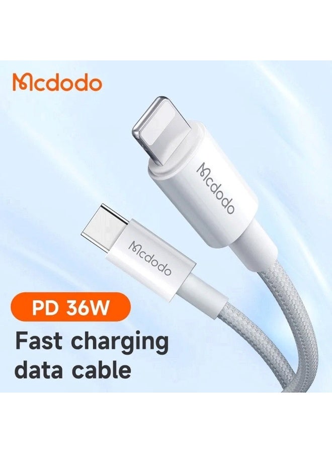 مكدودو كابل بيانات CA-276 Lightning بطول 1.20 متر، تصميم حلزوني مرن مضفر من النايلون وهيكل قوي من الألومنيوم، شحن سريع 2 أمبير، متوافق مع أجهزة iPhone وباور بانك، مؤشر حالة الشحن LED ودعم مزامنة البيانات، متين وخالٍ من التشابك. - Image 4