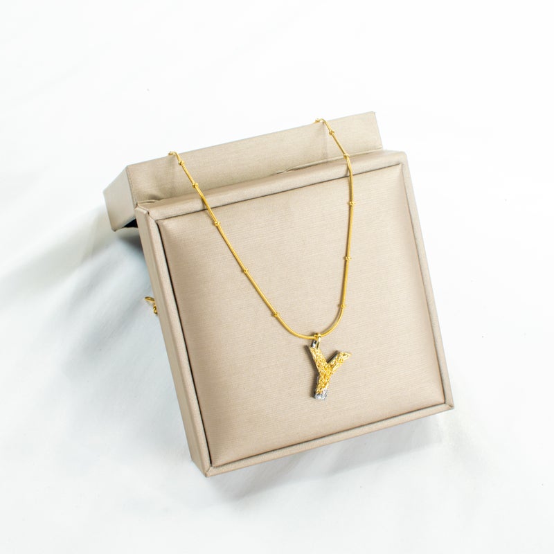 سلسلة أستانليس ستيل ذهبي × فضي مع دلاية مرصعة بفصوص الزيركون حرف Y - Image 2