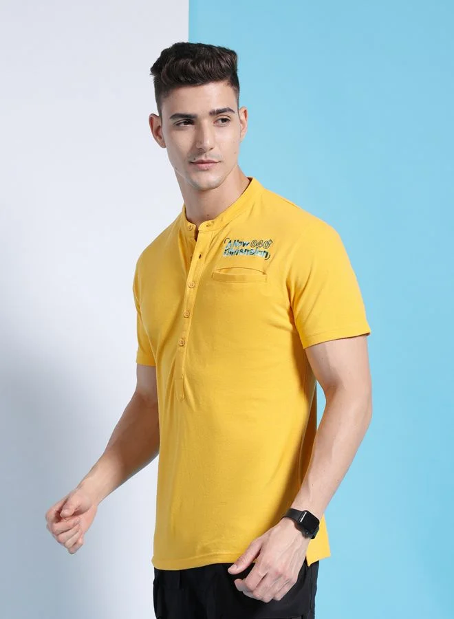 شركة المرآب الهندية Men Slim Fit Placement Embroidery Henley Tshirt