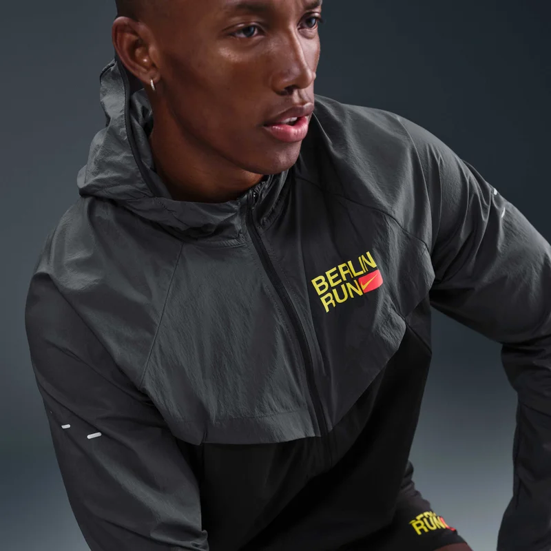 Nike Black Men's City MRTH Stride Running Jacket for Men | Best Price UAE