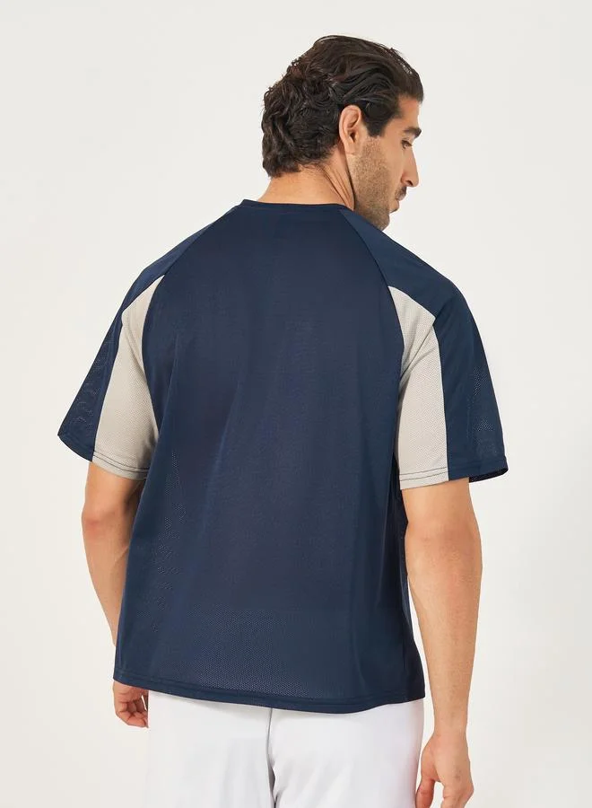 Styli Styli Contrast Panel Ultra Lightweight Athleisure T-Shirt