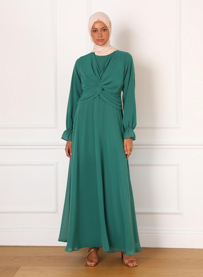 رفقة من مودانيسا فستان ماكسي بلف أمامي أخضر داكن سادة من رفقة بمودانيسا - Image 1