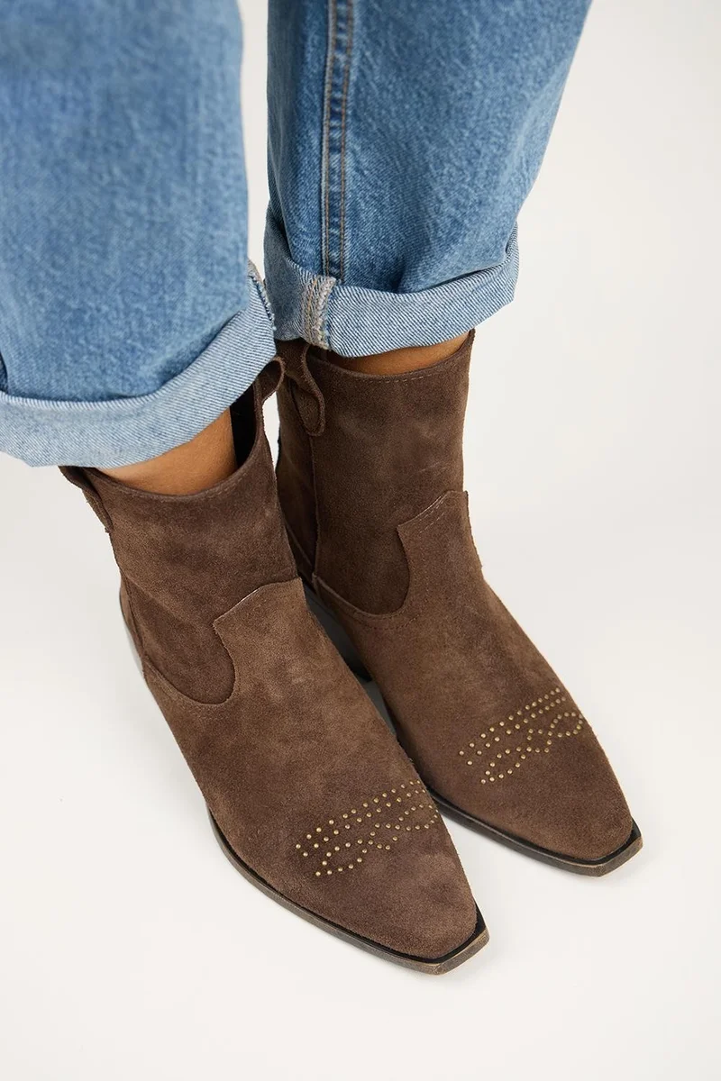 Manijero Manijero (Gona) Women's Genuine Leather Front Studded Cowboy Brown Boots
