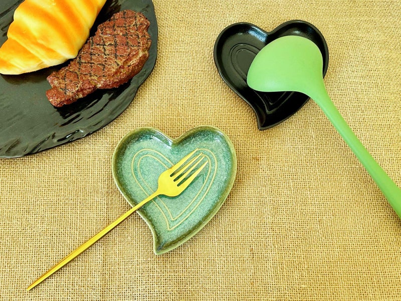Rhobtyne Ceramic Spoon Rest for Stove Top, Heart Cute Spoon Rest for Kitchen Counter, Cooking Spoon Holder for Kitchen Counter, Utensil Rest Spatula Rest Ladle Holder Tong Rest (Retro Mist Green) - Image 2