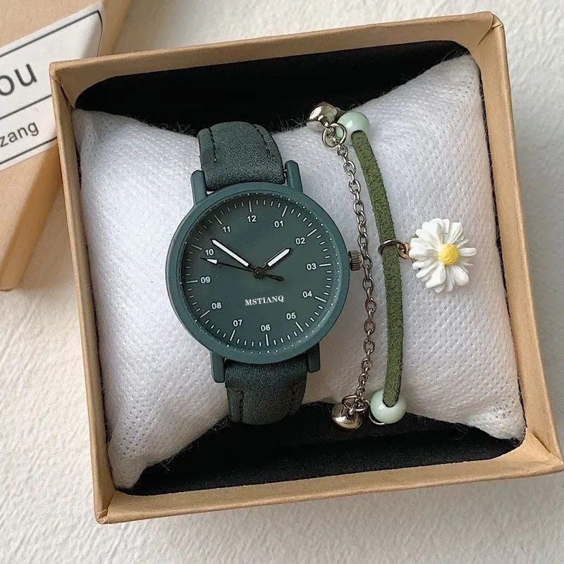 Korean Simple Chic Ladies Retro Quartz Watch Dark green