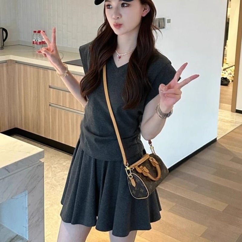 Women's Summer Casual V-Neck Top and Skirt Set - Image 3