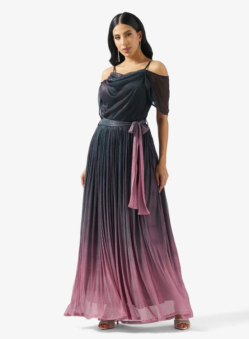 ايلا ليمتد اديشن فستان سهرة بكتف مكشوف وتدرج لامع