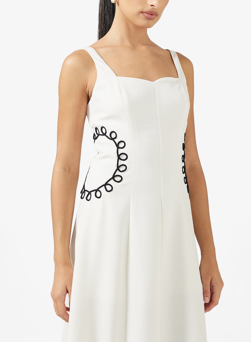 ايلا فستان بخصر مطرز - Image 3