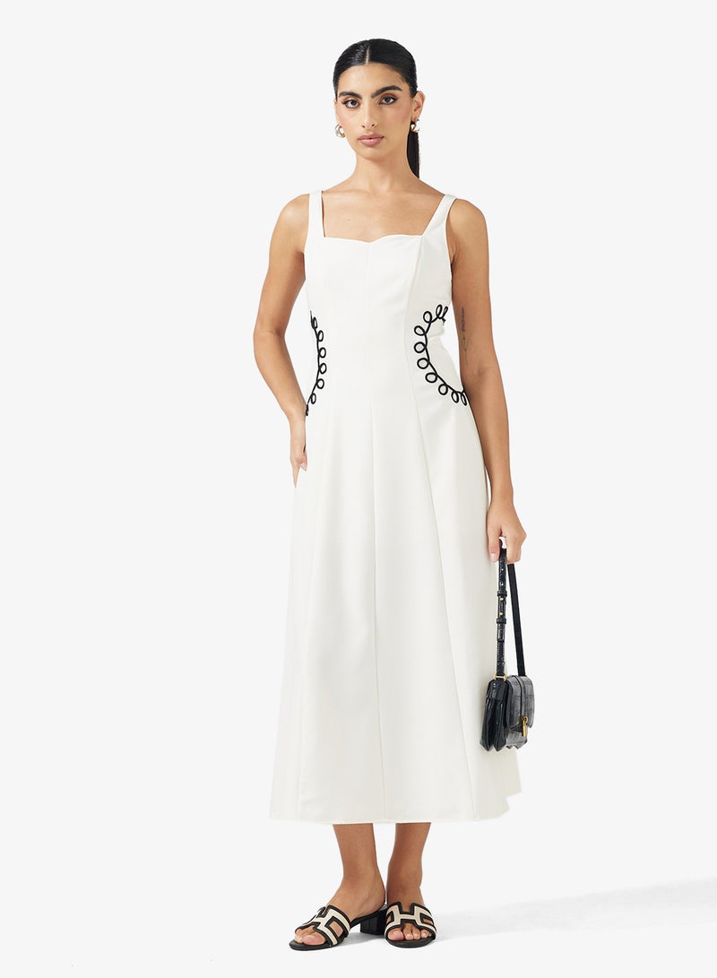 ايلا فستان بخصر مطرز - Image 1