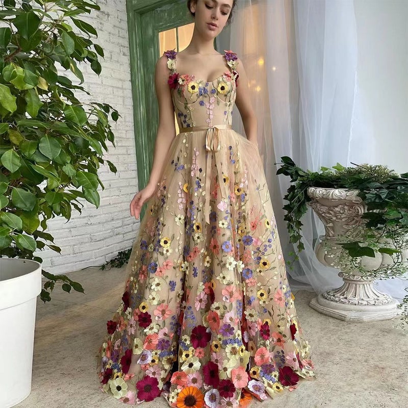 Cross-border European and American New Amazon independent station womens clothing three-dimensional flower fashion embroidery bag hip sexy dress Color