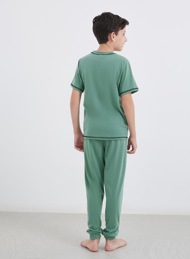 Styli Boys Green Overlock Seam T-Shirt and Pyjama Set - Image 4