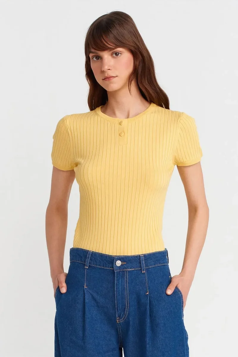 DILVIN Ribbed Short-Sleeve Button Blouse