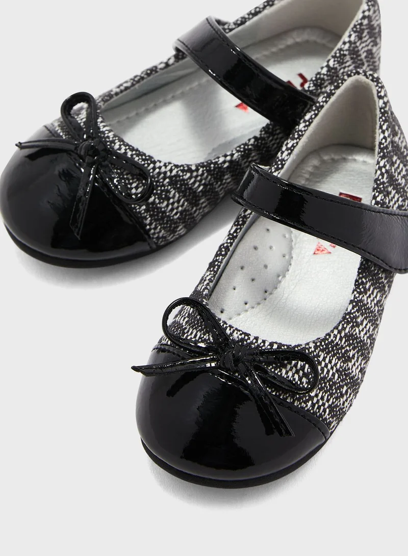 Pinata Girls Slip Ons