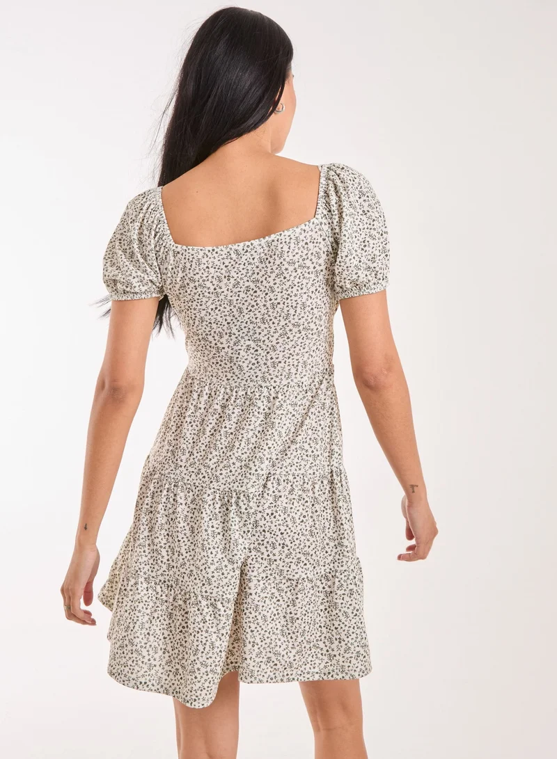 بينك فانيلا فستان قصير بأكمام منفوشة وطبقات