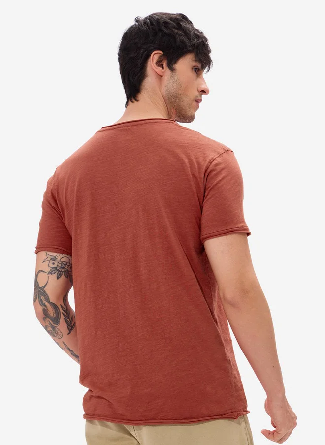 The Souled Store  The Souled Store Men Regular Fit Solid Red T-Shirt  | Best Price UAE