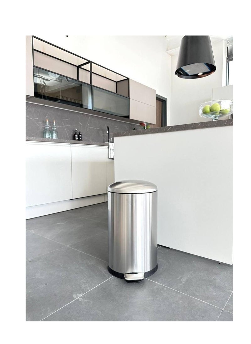 Generic Stainless Steel Trash Bin – 40L, Foot Pedal, Inner Plastic Liner, Hands-Free Operation – Silver  - Image 5