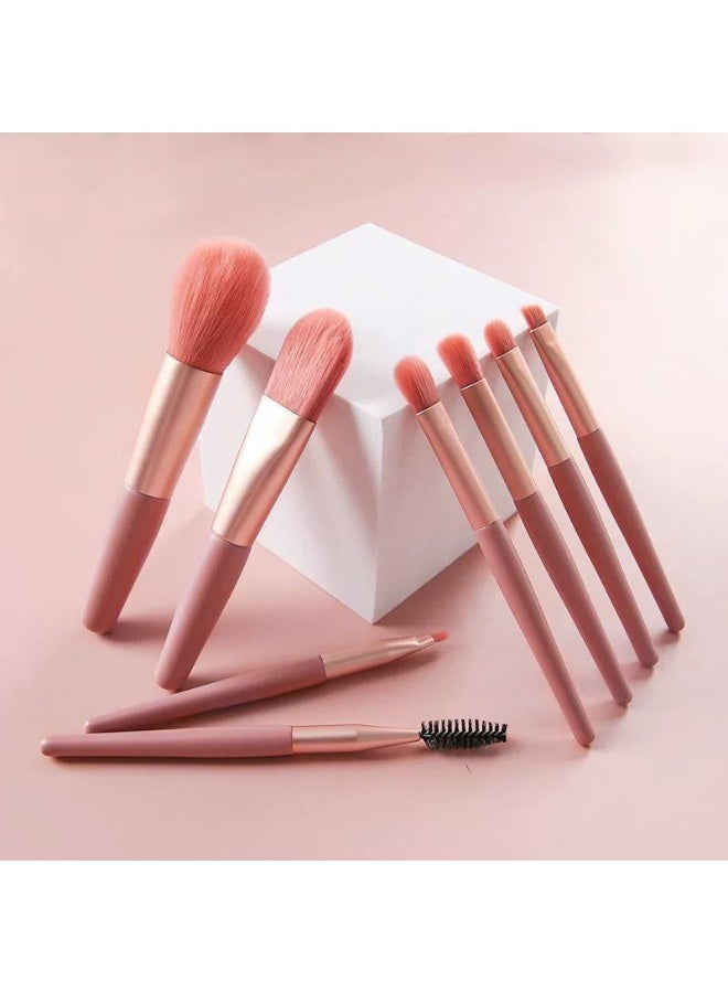 A set of professional makeup brushes consisting of 7 pieces - Image 1