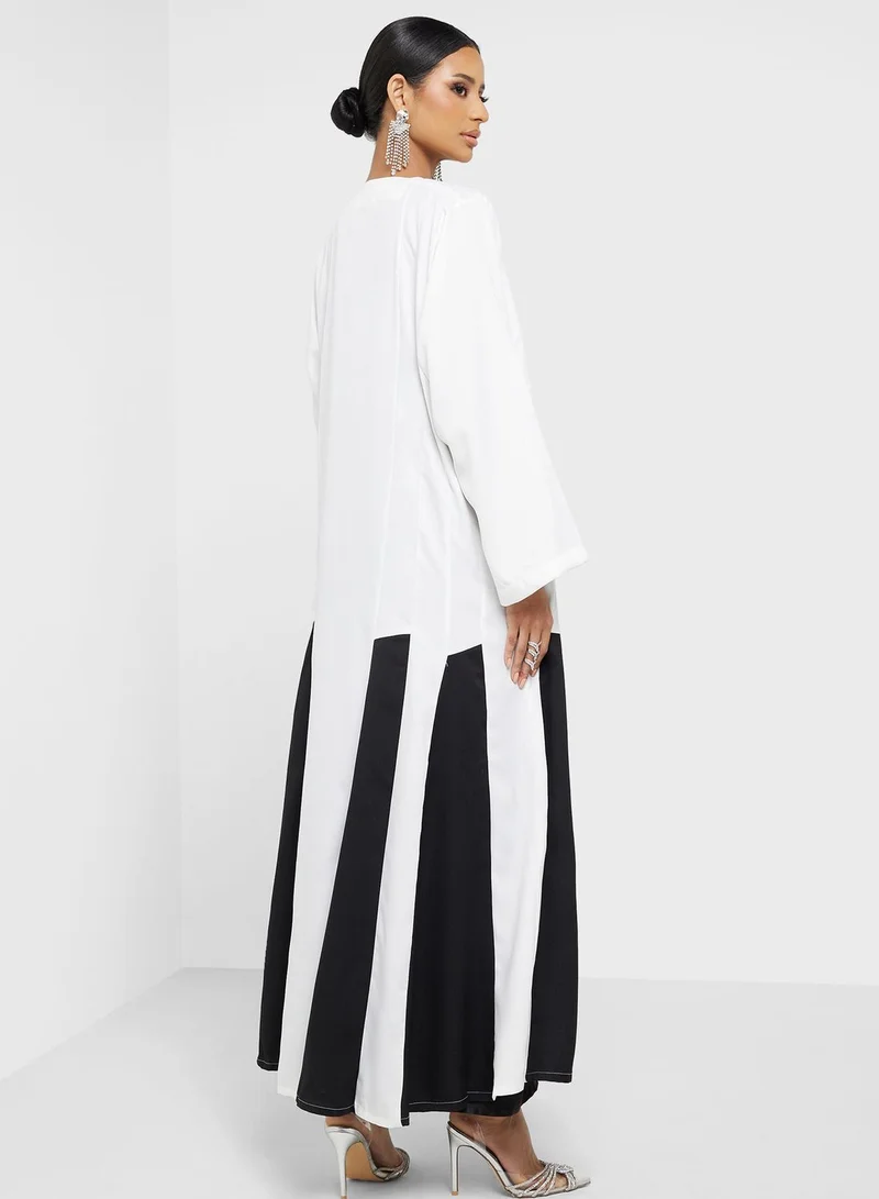 Khizana Colorblock Detail Abaya With Sheila