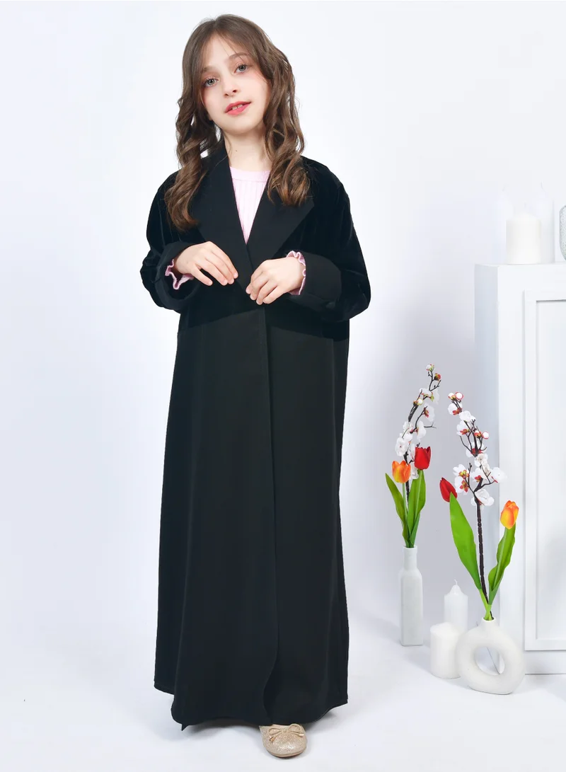 عبايات حوراء عباية بناتية شتوية بقماش الكريب والمخمل على الجزء العلوي