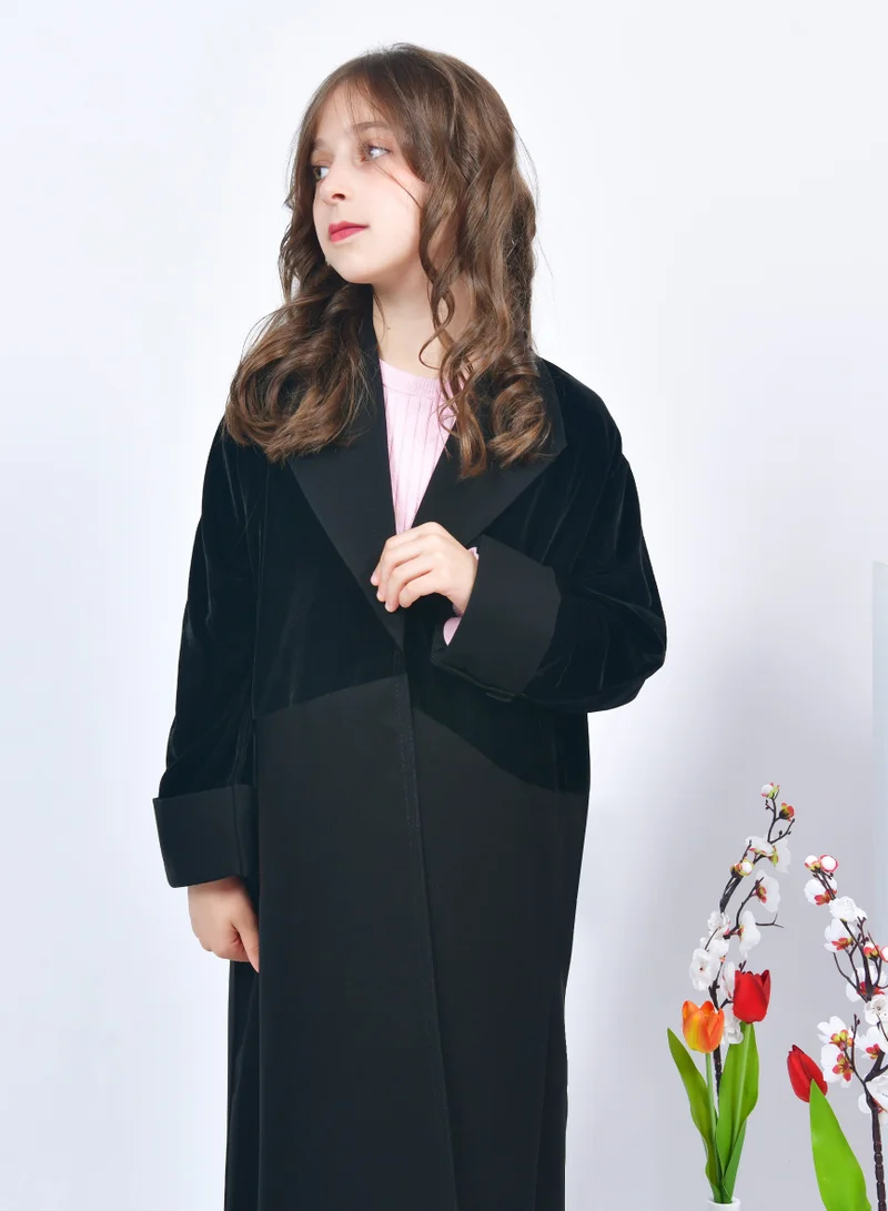 عبايات حوراء عباية بناتية شتوية بقماش الكريب والمخمل على الجزء العلوي