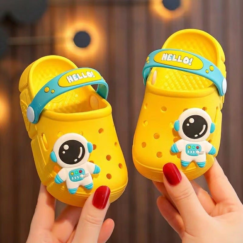 Children'S Cartoon Home Outdoor Baotou Sandals And Slippers For Boys And Girls Breathable Soft-Soled Dual-Purpose Hole Shoes - Image 1