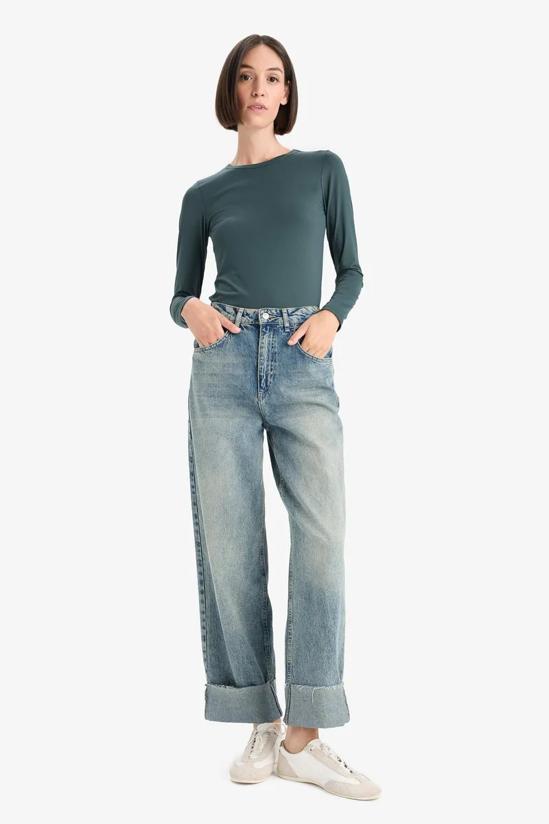 ديفاكتو Slim Fit Crew Neck Basic Long Sleeve T-Shirt