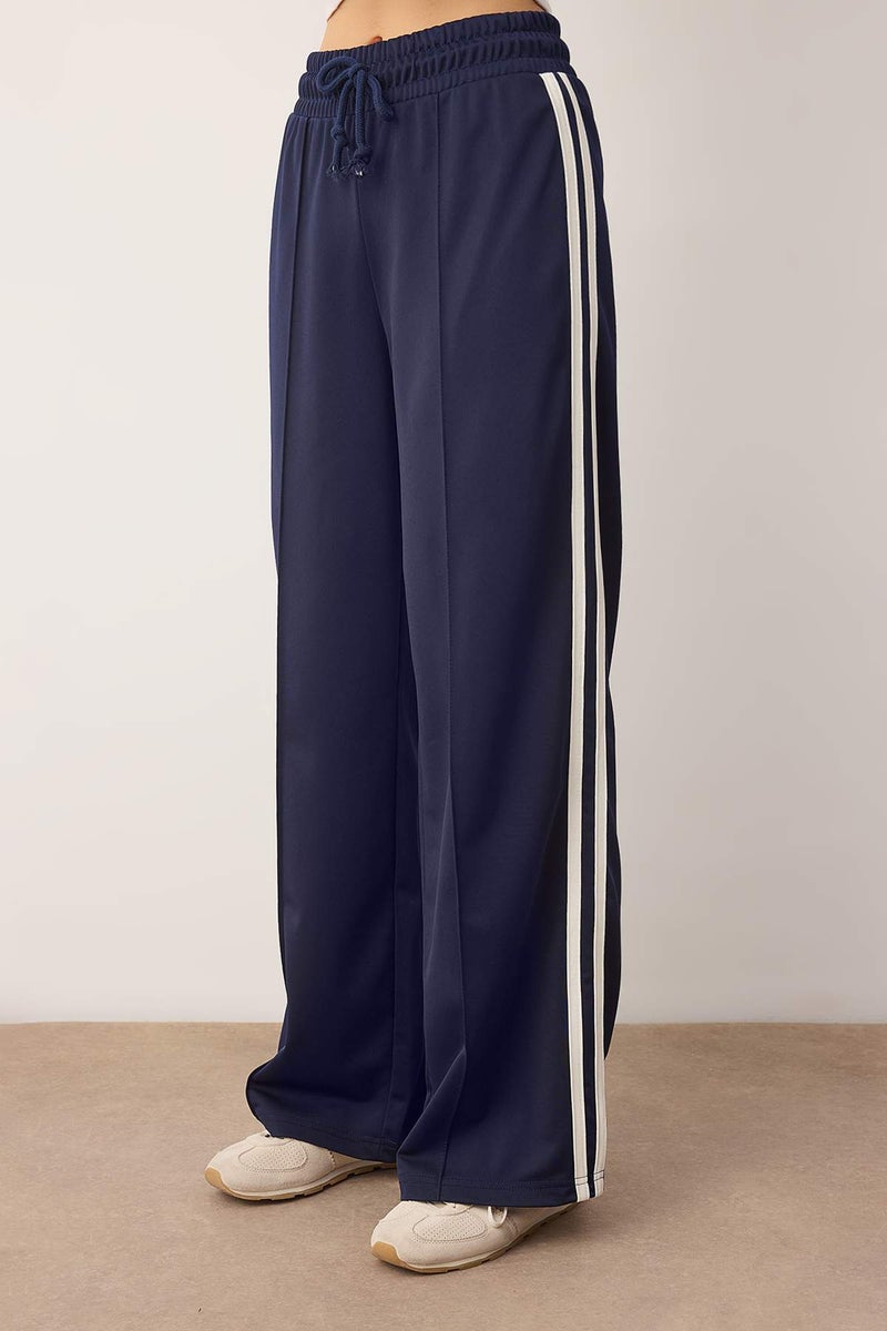 trendyol Navy Blue Striped Diver/Scuba Fabric Sports Knitted Sweatpants Thmaw26Ea00008 - Image 3