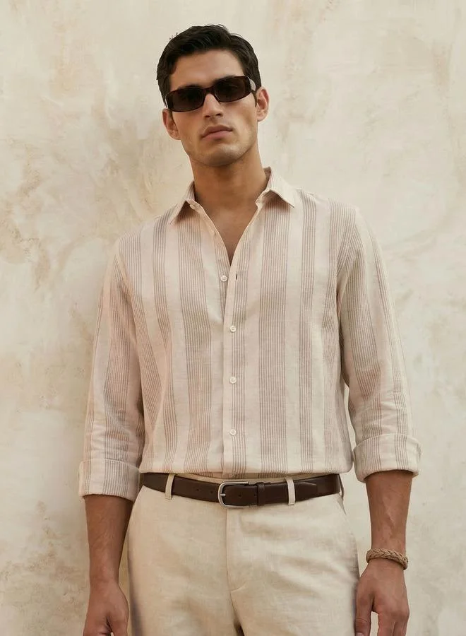 Iconic Iconic Men Regular Fit Collared Jacquard Striped Long Sleeves Shirt