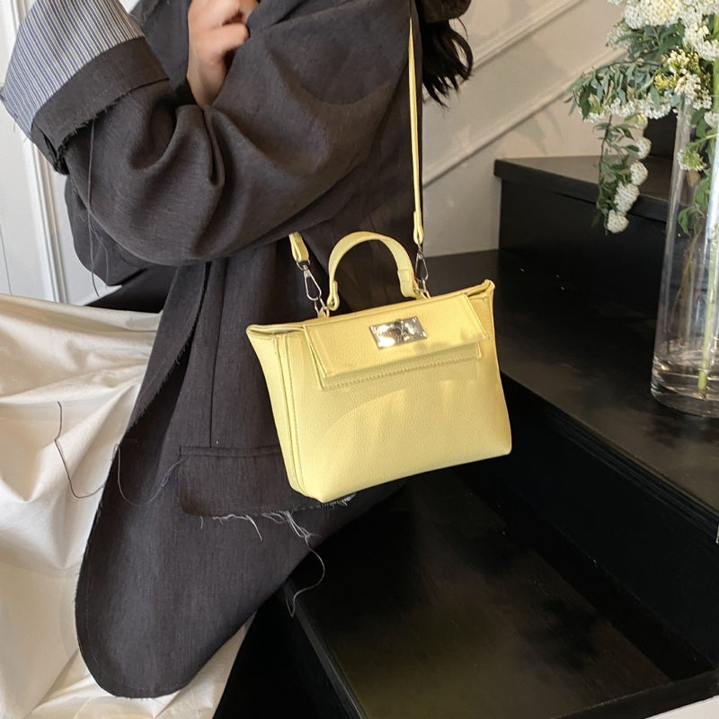 Trendy Luxury Handbag With Niche Design, New Simple Solid Color Single-Shoulder Kelly Bag, High-End Crossbody Bag - Image 4
